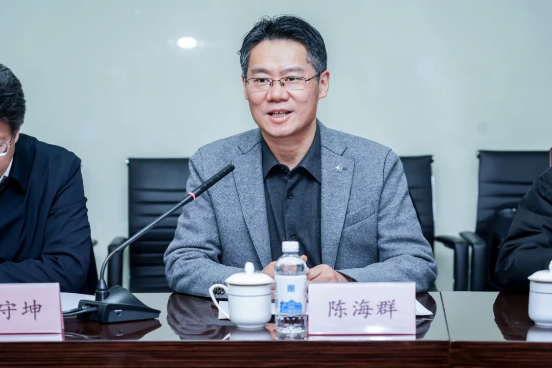 常州大学徐守坤书记、陈海群校长一行莅临QG刮刮乐参观考察(图4)