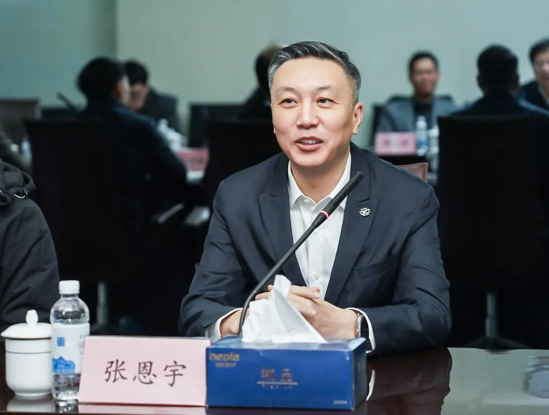 常州大学徐守坤书记、陈海群校长一行莅临QG刮刮乐参观考察(图2)